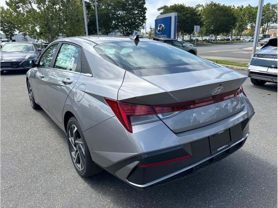 2025 Hyundai Elantra HEV Limited