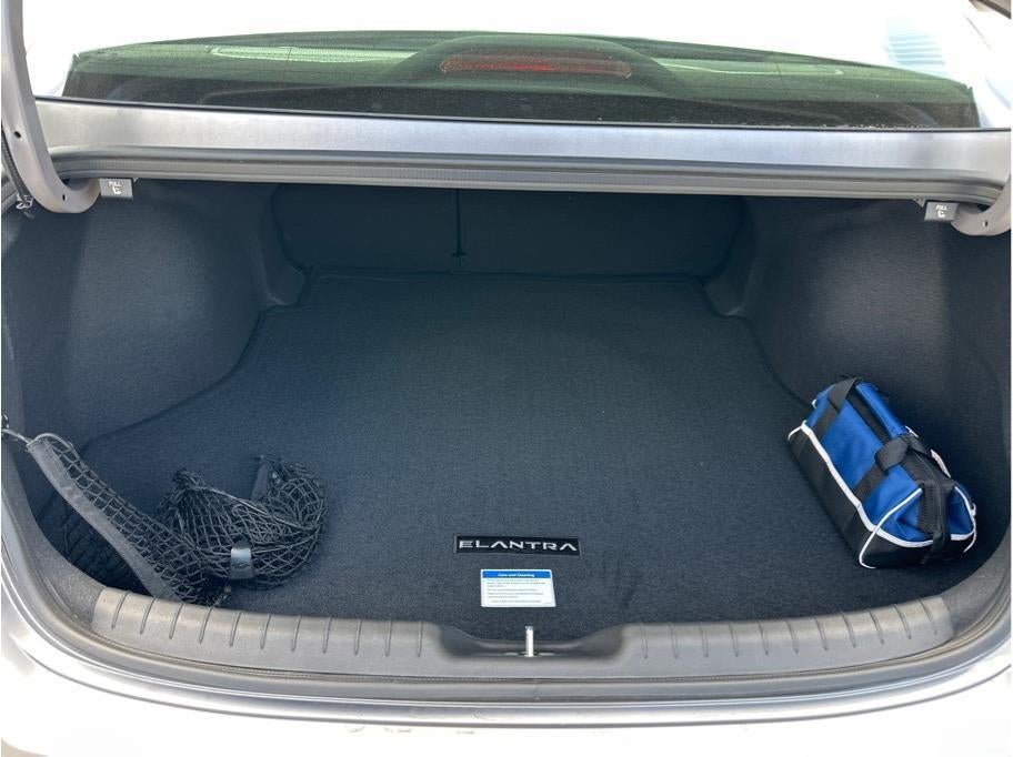 2025 Hyundai Elantra HEV Limited