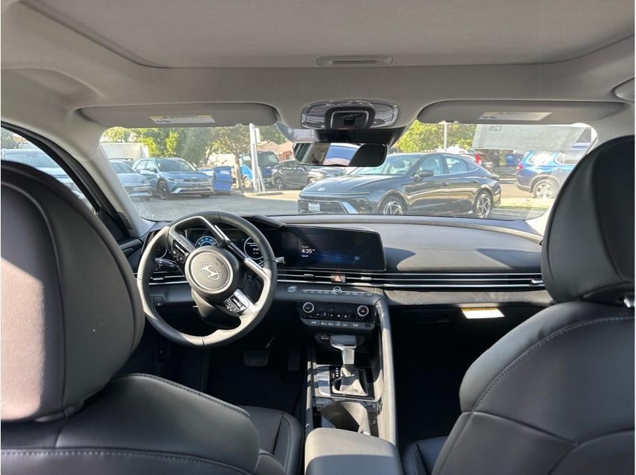 2025 Hyundai Elantra HEV Limited