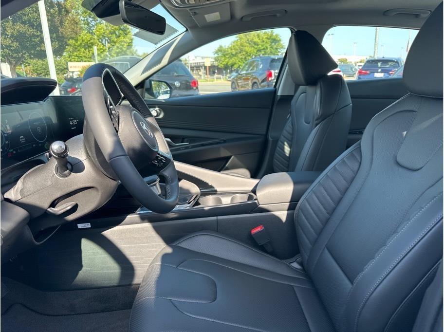 2025 Hyundai Elantra HEV Limited