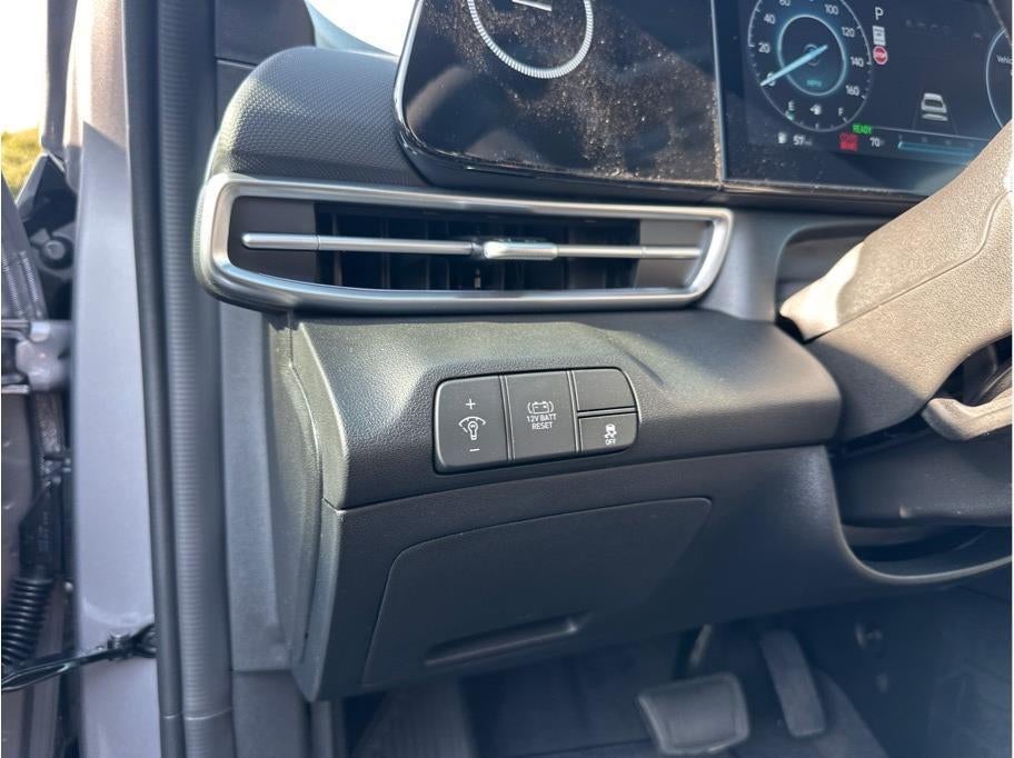 2025 Hyundai Elantra HEV Limited