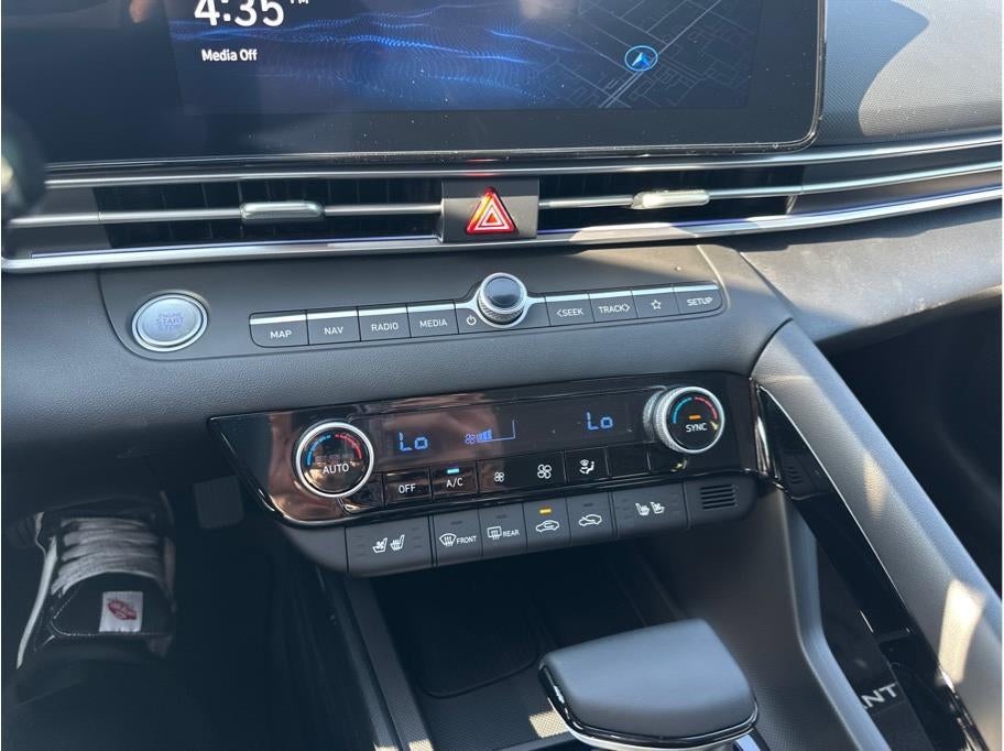 2025 Hyundai Elantra HEV Limited