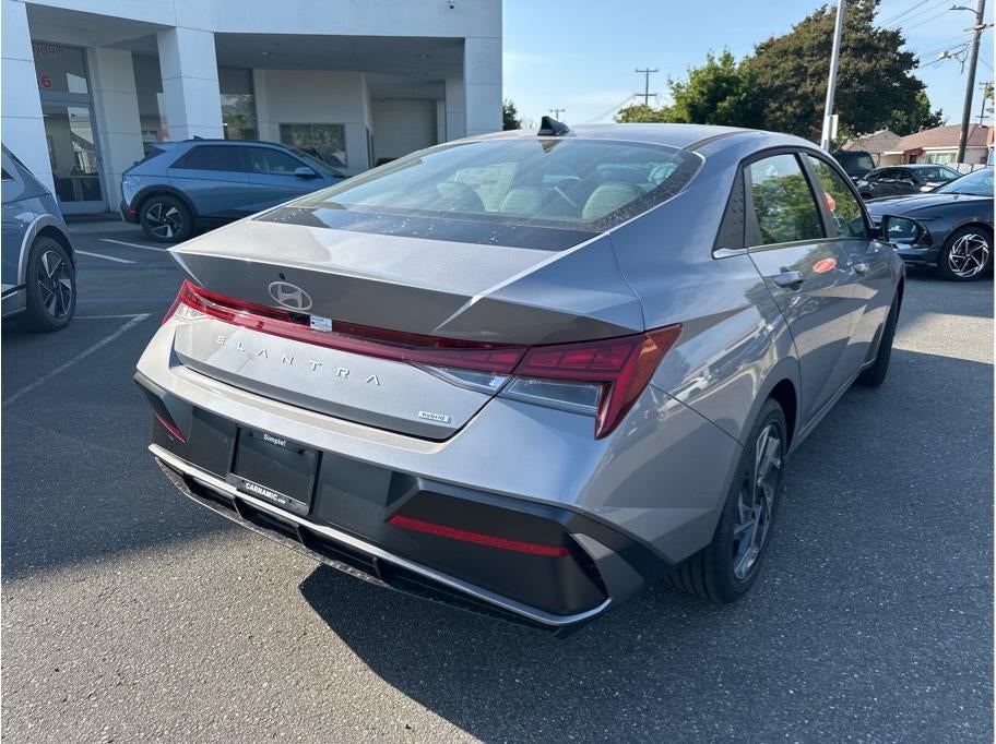 2025 Hyundai Elantra HEV Limited
