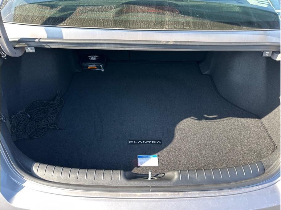 2025 Hyundai Elantra HEV Limited