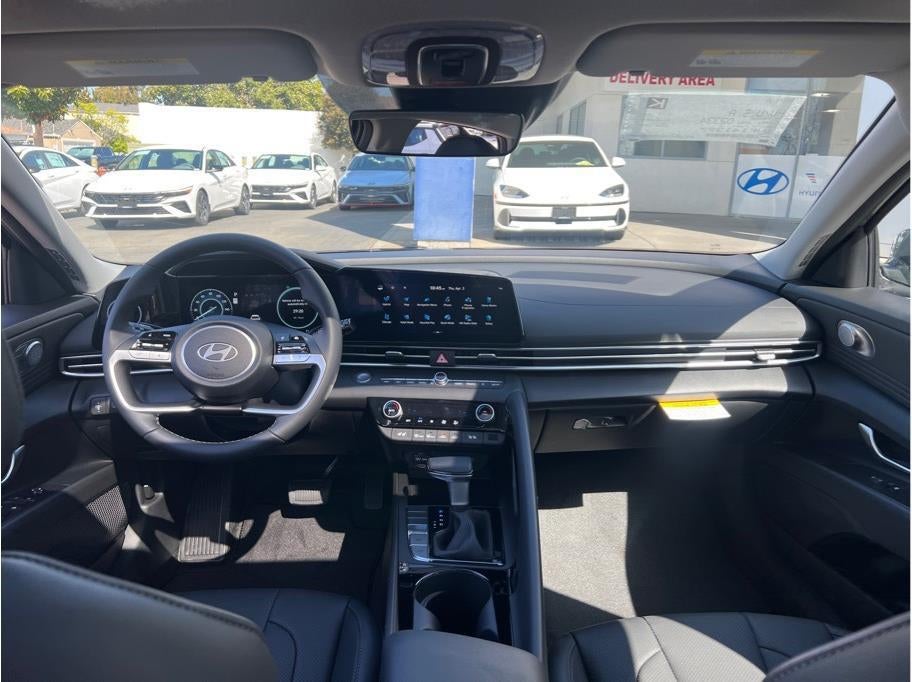 2025 Hyundai Elantra HEV Limited