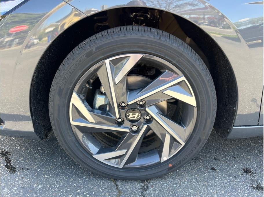 2025 Hyundai Elantra HEV Limited