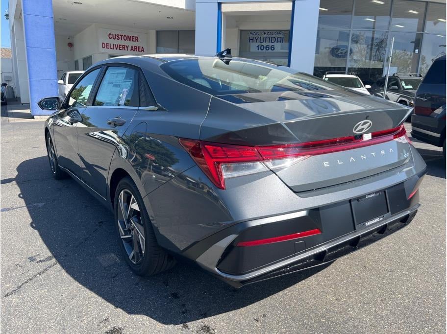 2025 Hyundai Elantra HEV Limited