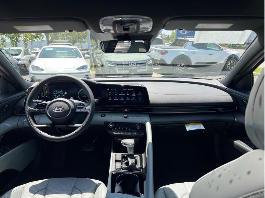 2025 Hyundai Elantra HEV Limited