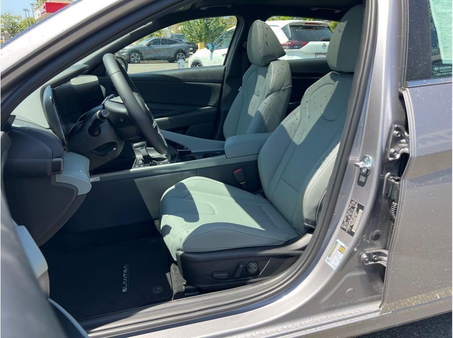 2025 Hyundai Elantra HEV Limited