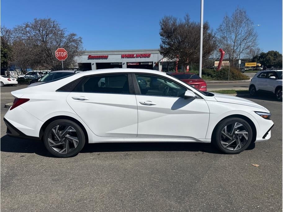 2026 Hyundai Elantra Limited Sedan 4D