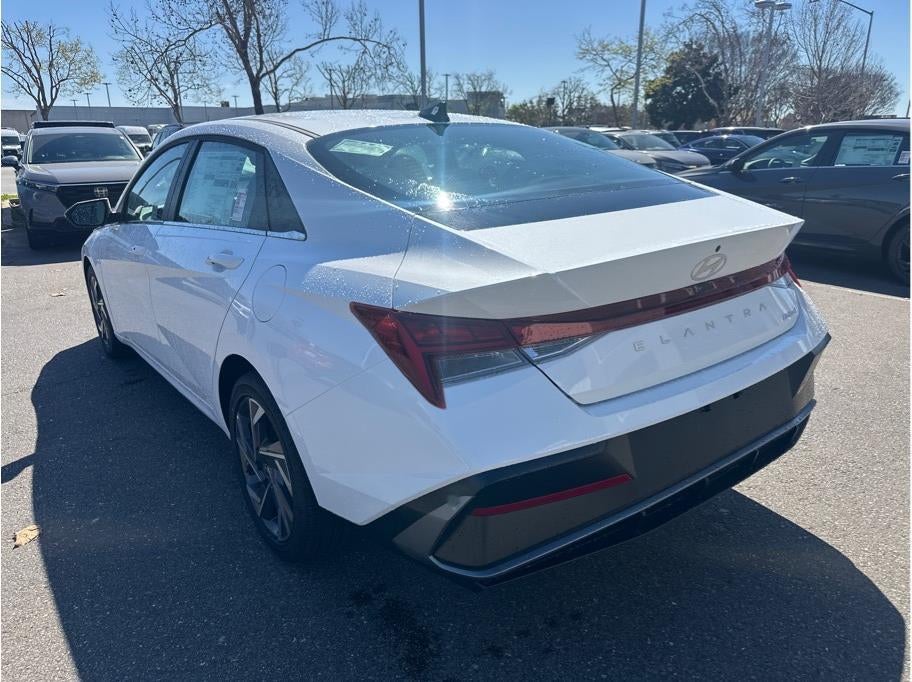 2026 Hyundai Elantra Limited Sedan 4D