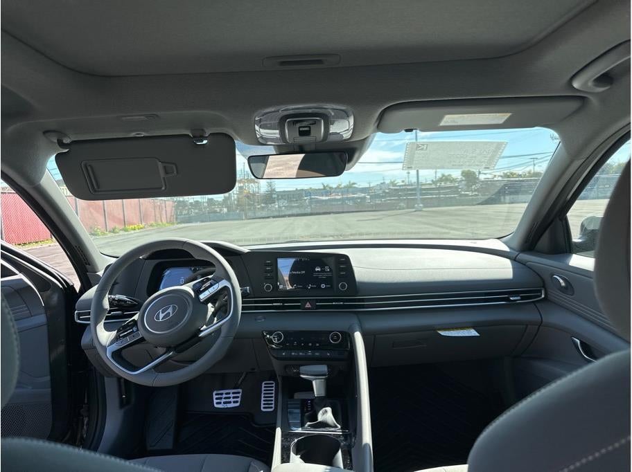 2026 Hyundai Elantra SEL Sport Premium Sedan 4D