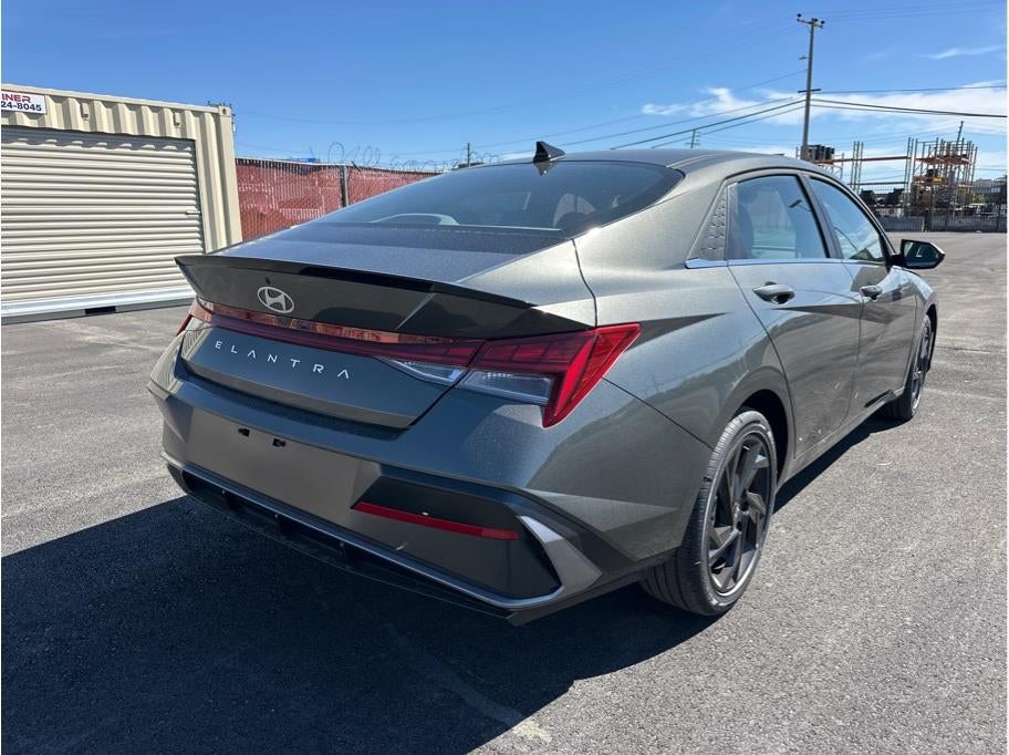 2026 Hyundai Elantra SEL Sport Premium Sedan 4D