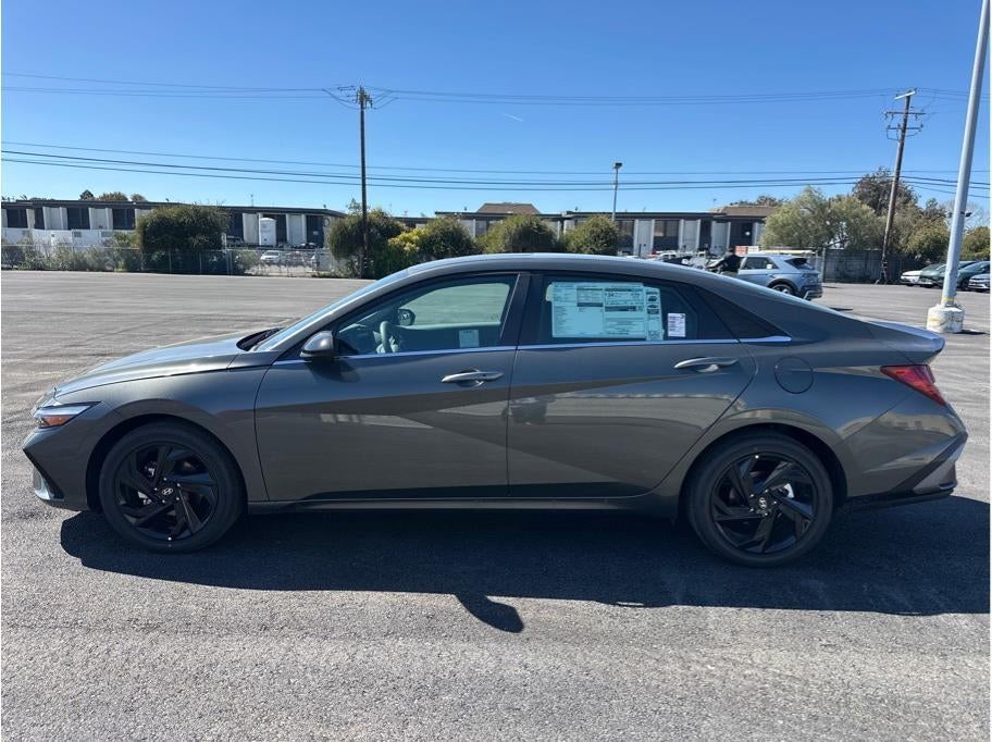 2026 Hyundai Elantra SEL Sport Premium Sedan 4D