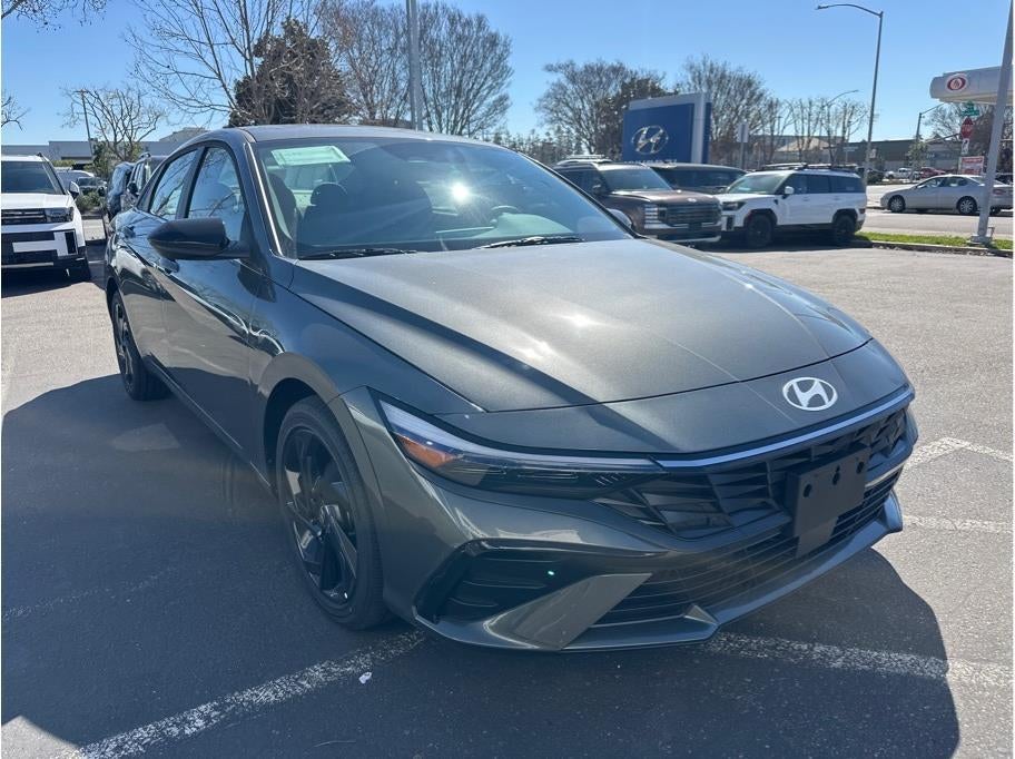 2026 Hyundai Elantra SEL Sport Premium Sedan 4D