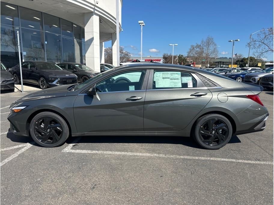 2026 Hyundai Elantra SEL Sport Premium Sedan 4D