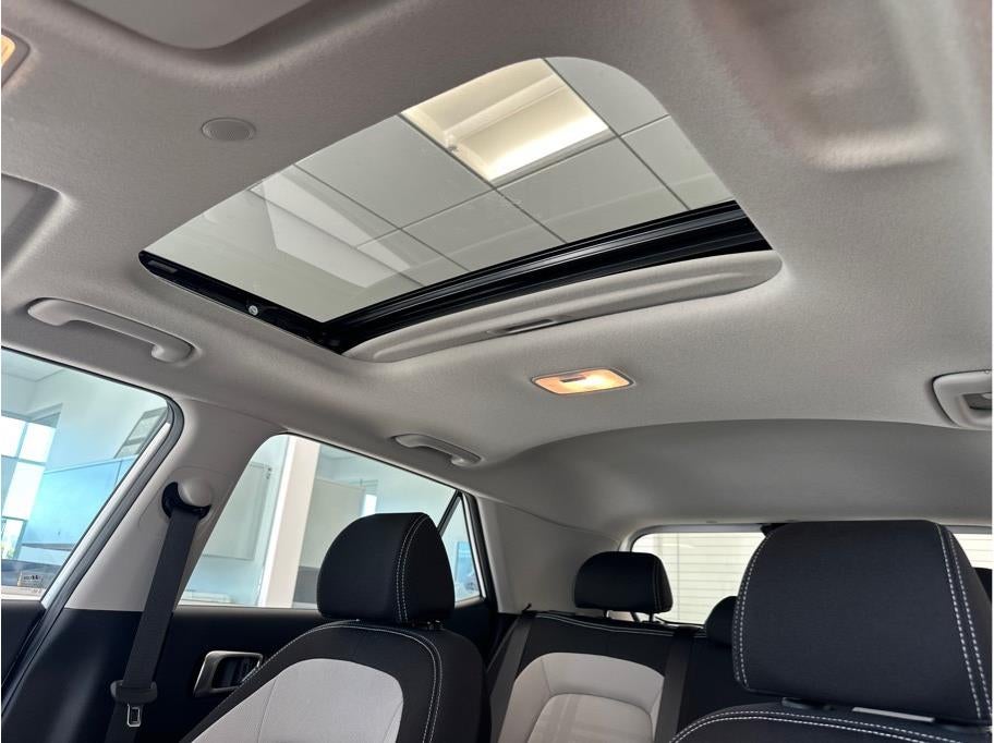 2025 Hyundai Venue SEL Sport Utility 4D