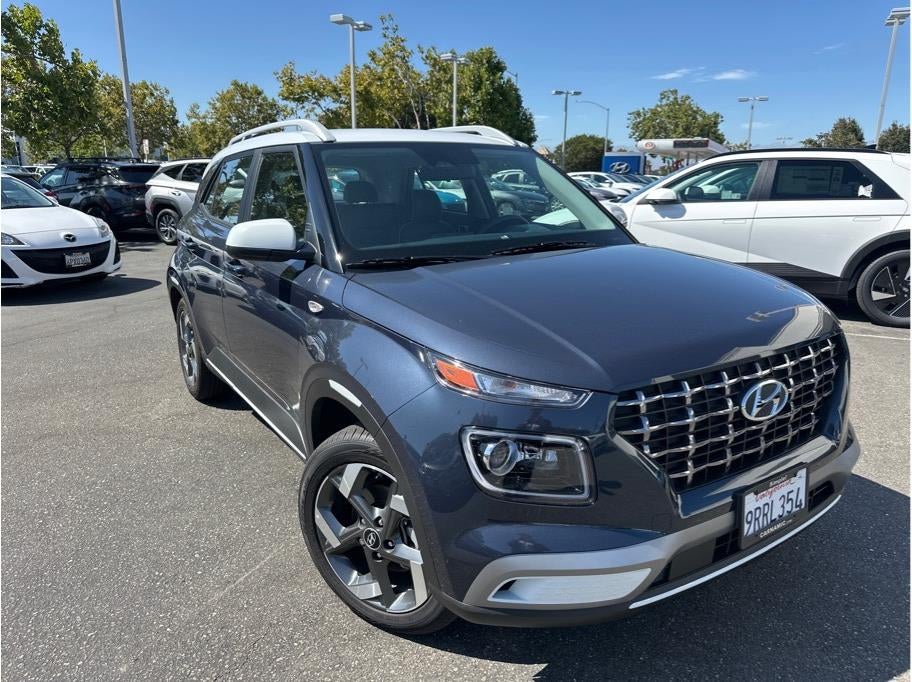 2024 Hyundai Venue Limited Sport Utility 4D