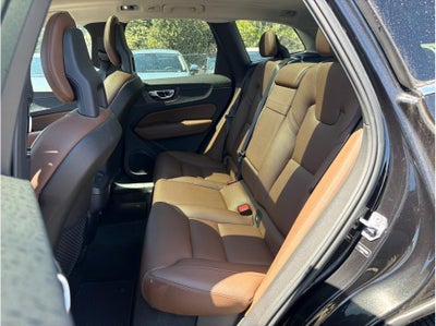 2019 Volvo XC60 T5 Momentum Sport Utility 4D