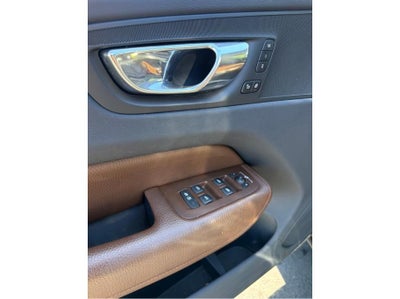 2019 Volvo XC60 T5 Momentum Sport Utility 4D