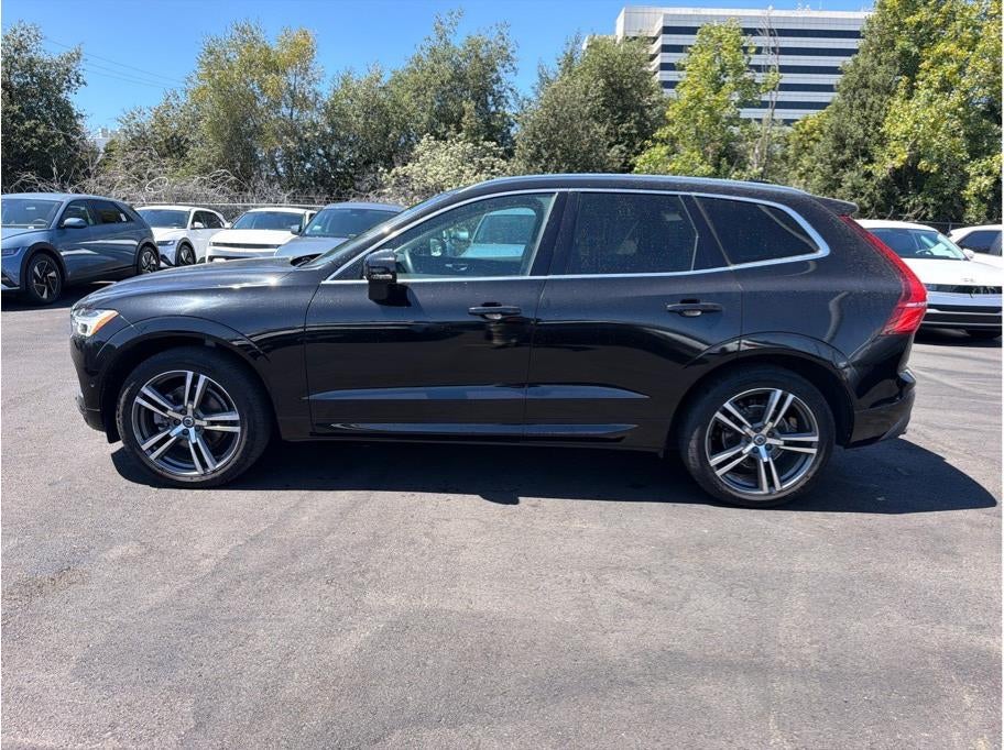 2019 Volvo XC60 T5 Momentum Sport Utility 4D