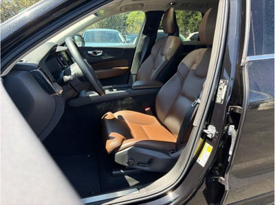 2019 Volvo XC60 T5 Momentum Sport Utility 4D
