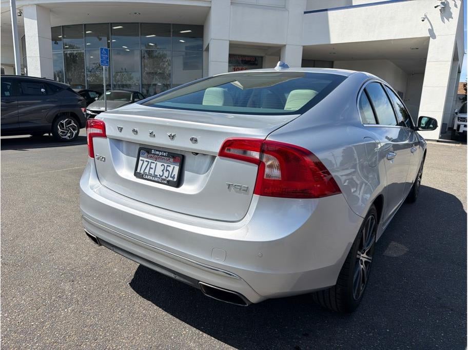 2018 Volvo S60 T5 Inscription Sedan 4D